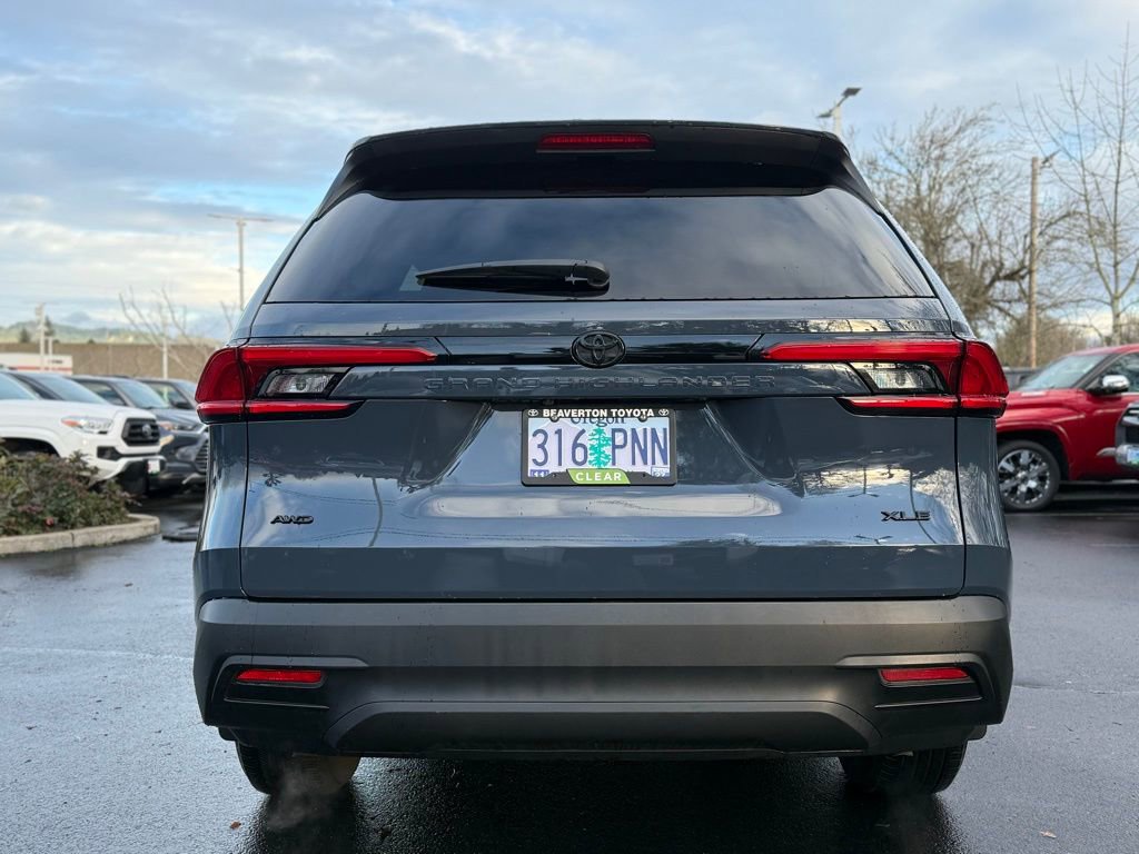 Used 2024 Toyota Grand Highlander XLE image 4