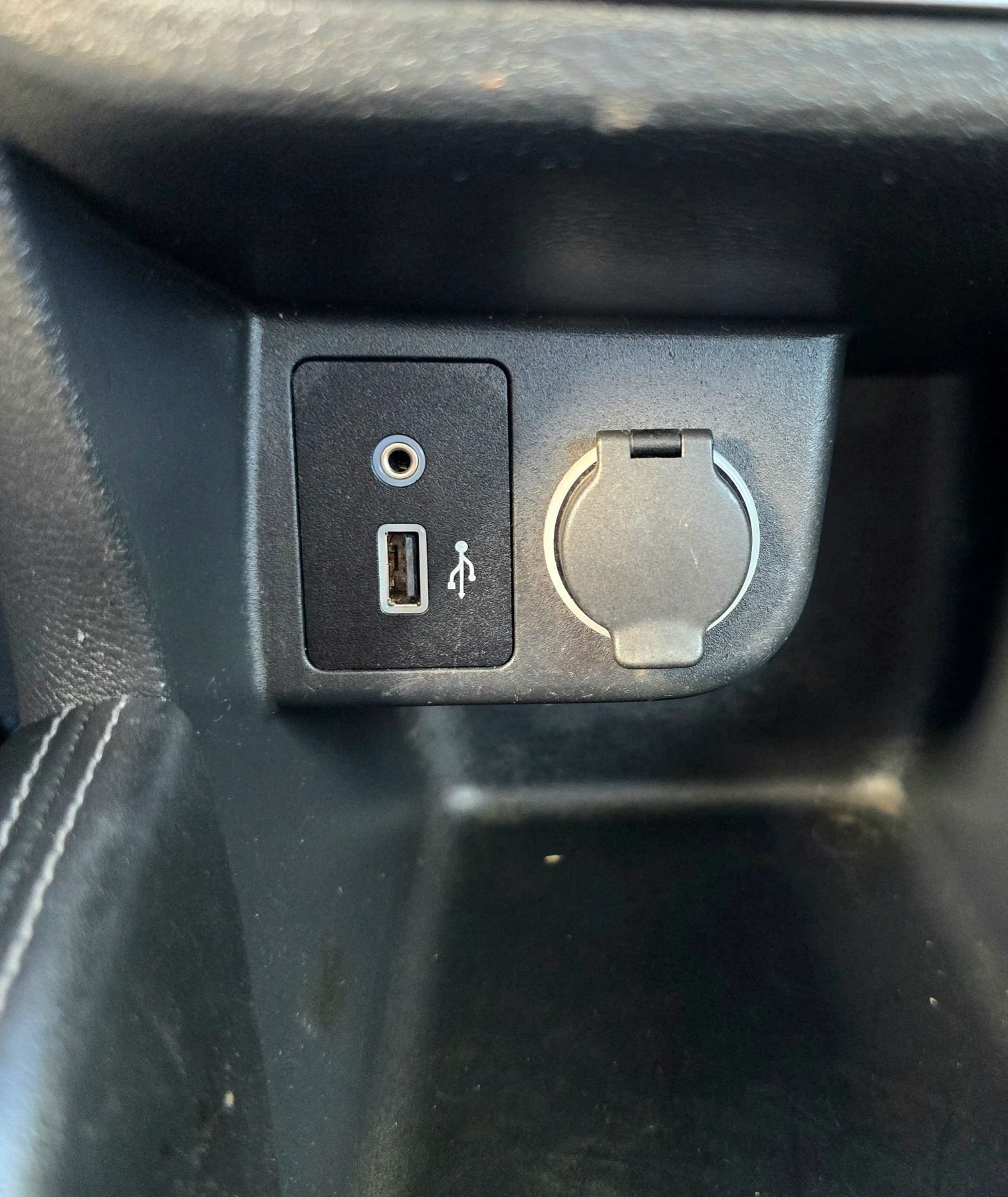 Used 2018 Nissan Kicks S w/ Exterior Package FWD image 34