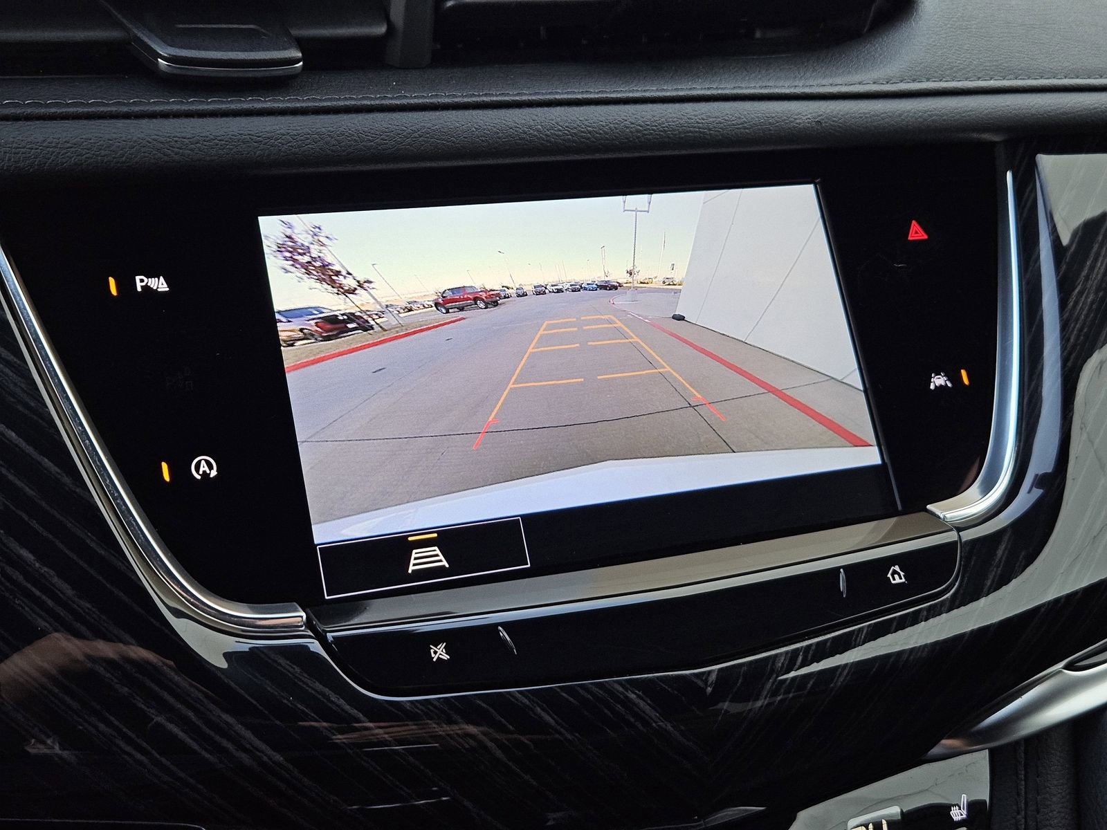 Certified 2025 Cadillac XT6 Premium Luxury image 20