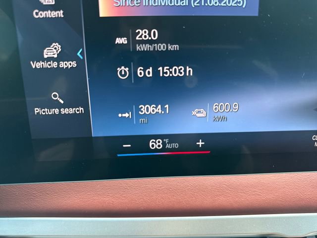 Used 2022 BMW iX xDrive50 w/ Sport Package image 25