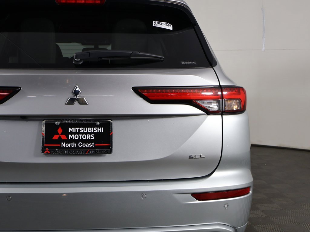 Used 2023 Mitsubishi Outlander SEL image 18