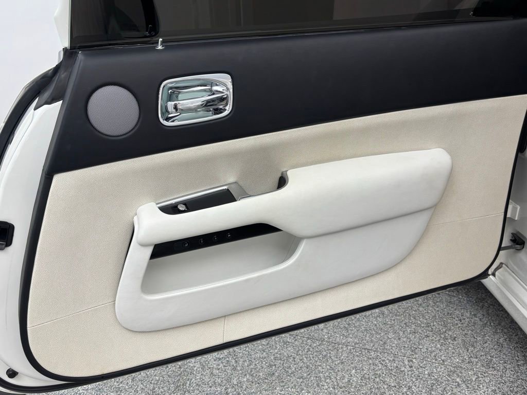 Used 2016 Rolls-Royce Wraith RWD image 58
