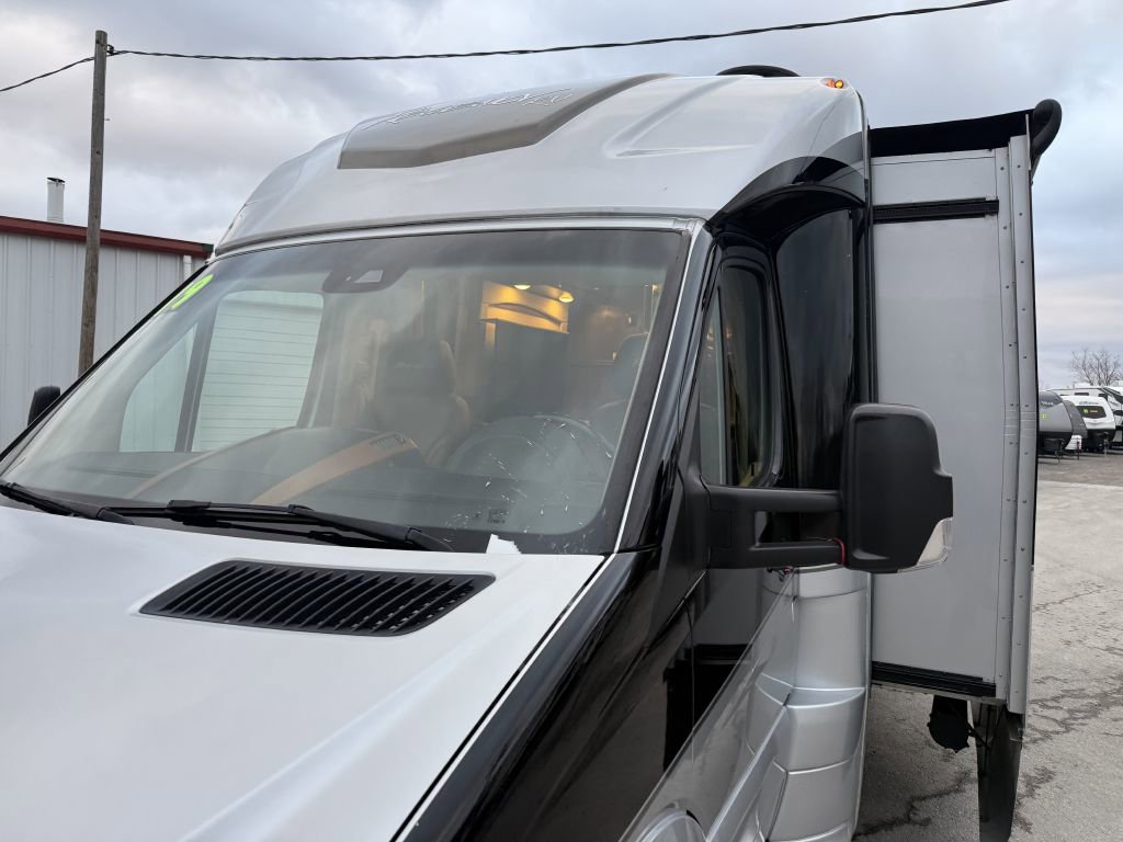 Used 2017 Mercedes-Benz Sprinter 3500 image 32