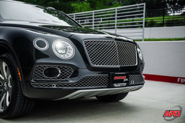 Used 2018 Bentley Bentayga AWD/4WD image 60