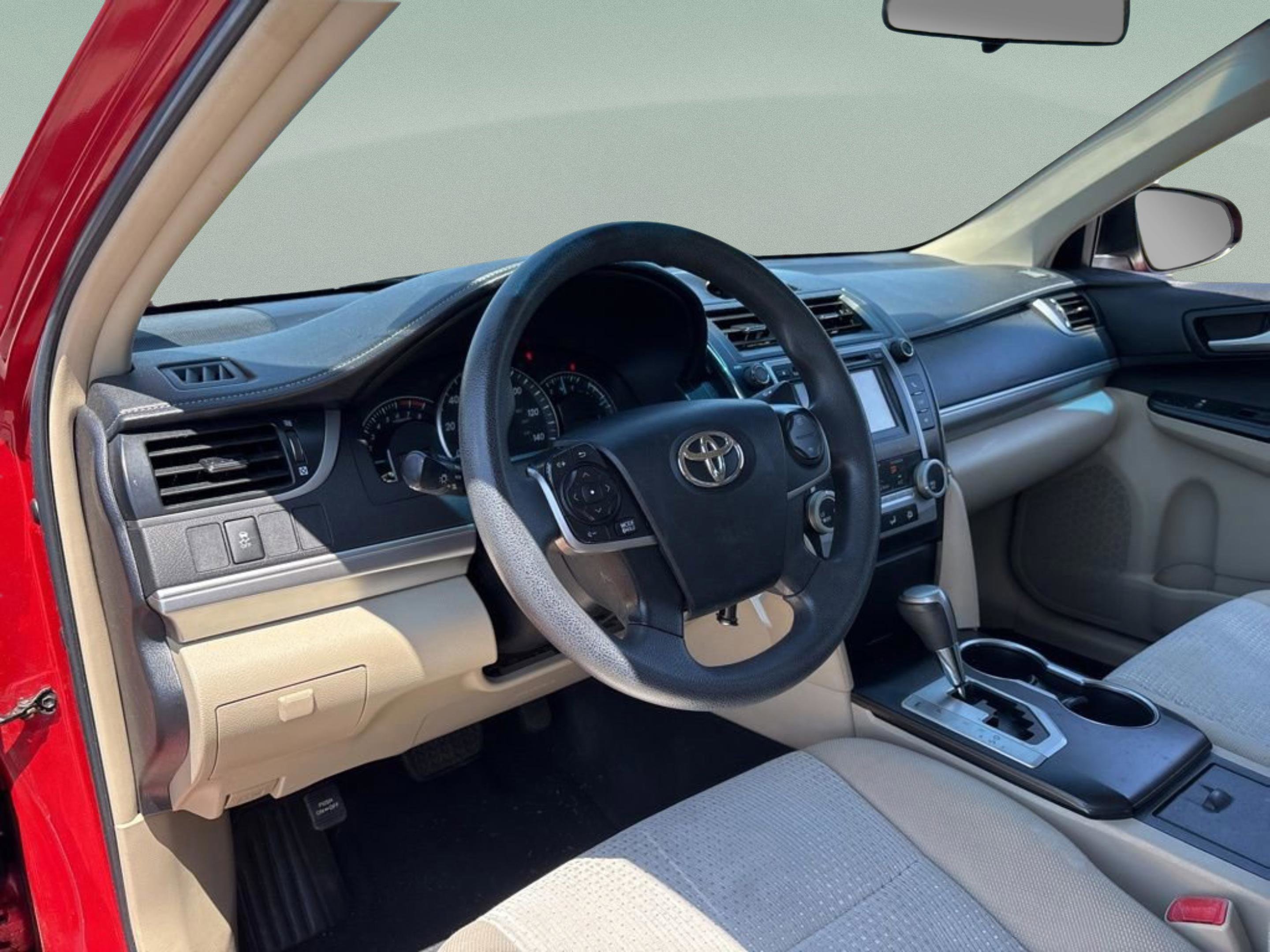 Used 2012 Toyota Camry LE image 23