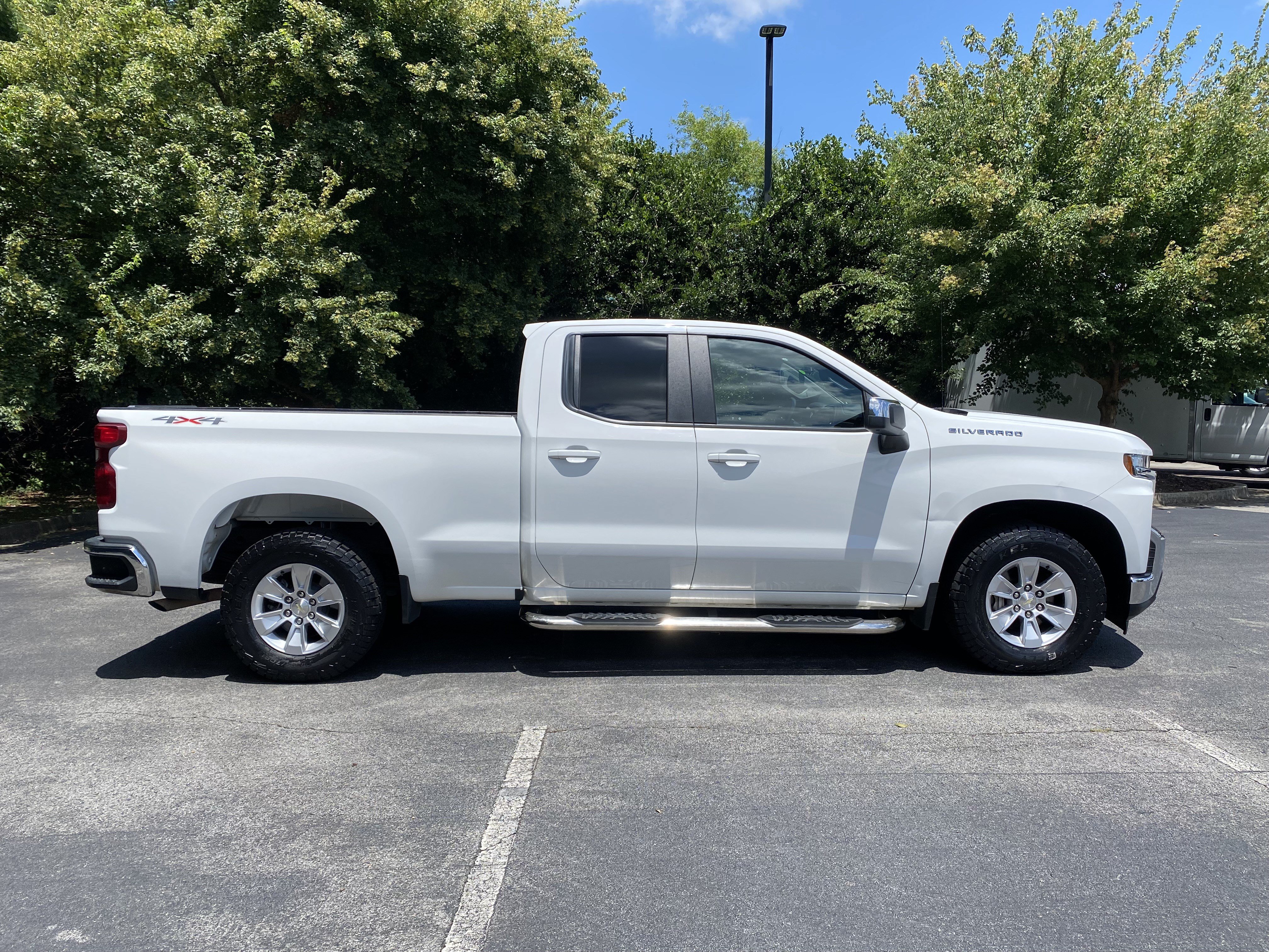 Used 2020 Chevrolet Silverado 1500 LT w/ Trailering Package AWD/4WD image 10