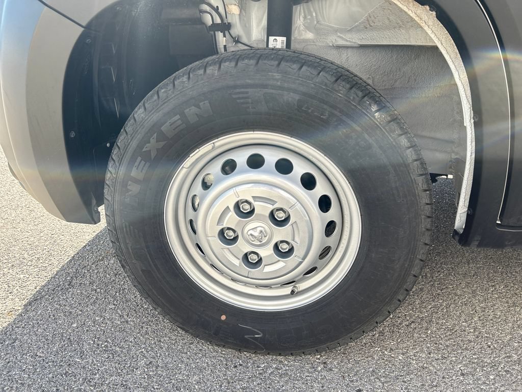 Used 2025 RAM ProMaster 2500 w/ Safety Group FWD image 8