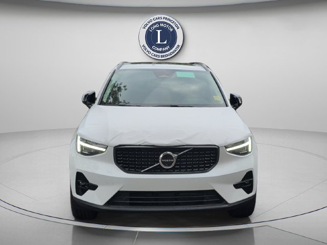 New 2026 Volvo XC40 B5 Plus w/ Protection Package Premier AWD/4WD image 14