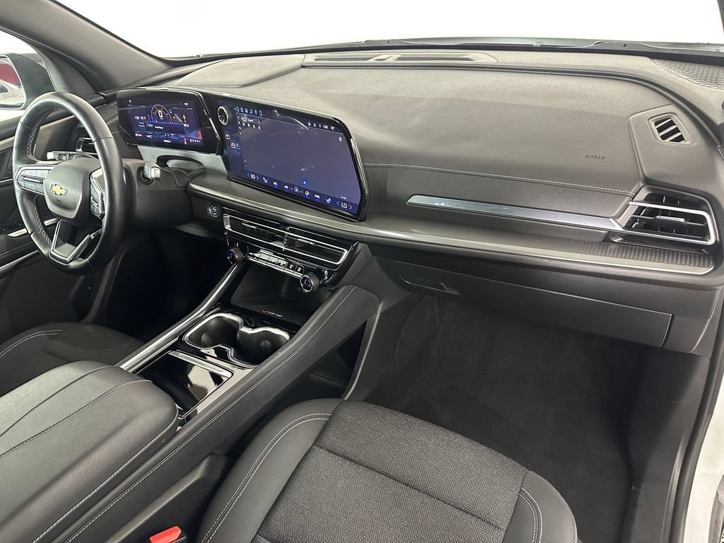 Used 2024 Chevrolet Traverse LT AWD/4WD image 32