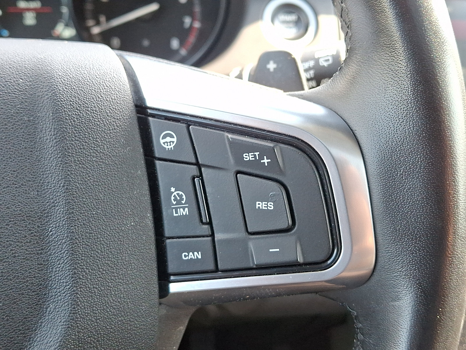 Used 2019 Land Rover Discovery Sport HSE AWD/4WD image 22