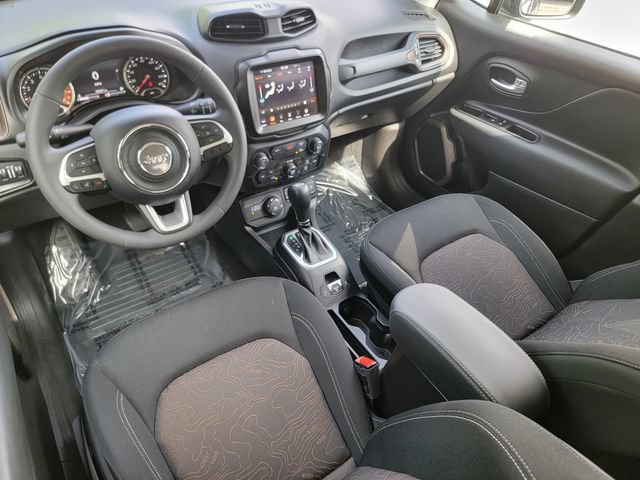 Certified 2023 Jeep Renegade Latitude AWD/4WD image 38