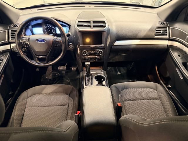 Used 2017 Ford Explorer XLT w/ Equipment Group 201A image 32