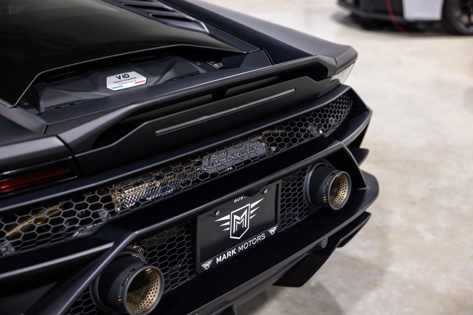 Used 2022 Lamborghini Huracan EVO image 15