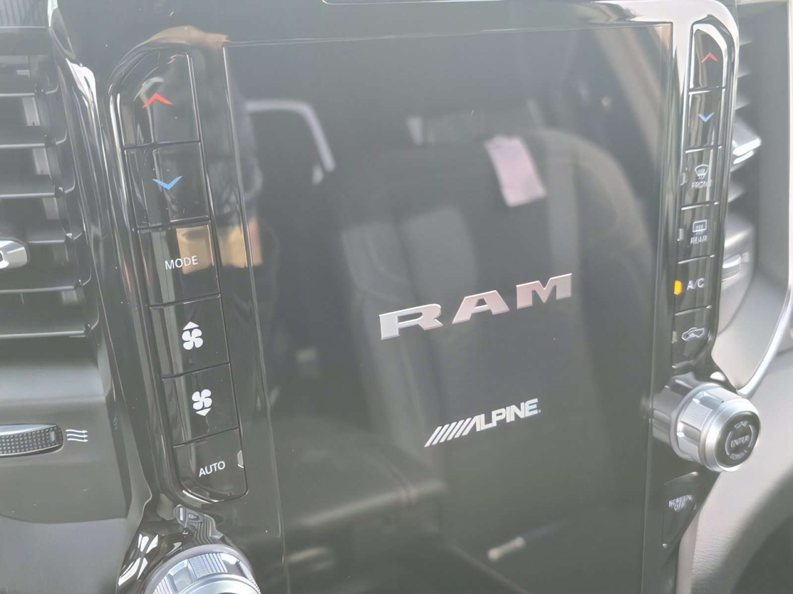 New 2026 RAM 2500 Big Horn AWD/4WD image 33