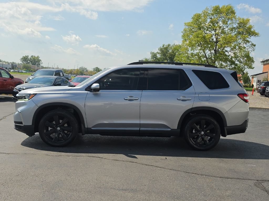 Used 2025 Honda Pilot Elite image 4