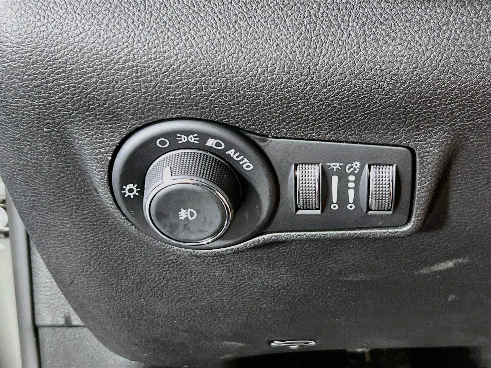 Used 2022 Jeep Compass Trailhawk w/ Trailhawk Convenience Group AWD/4WD image 10
