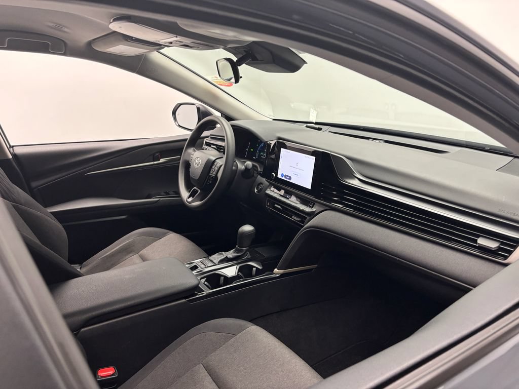 Used 2025 Toyota Camry LE FWD image 41