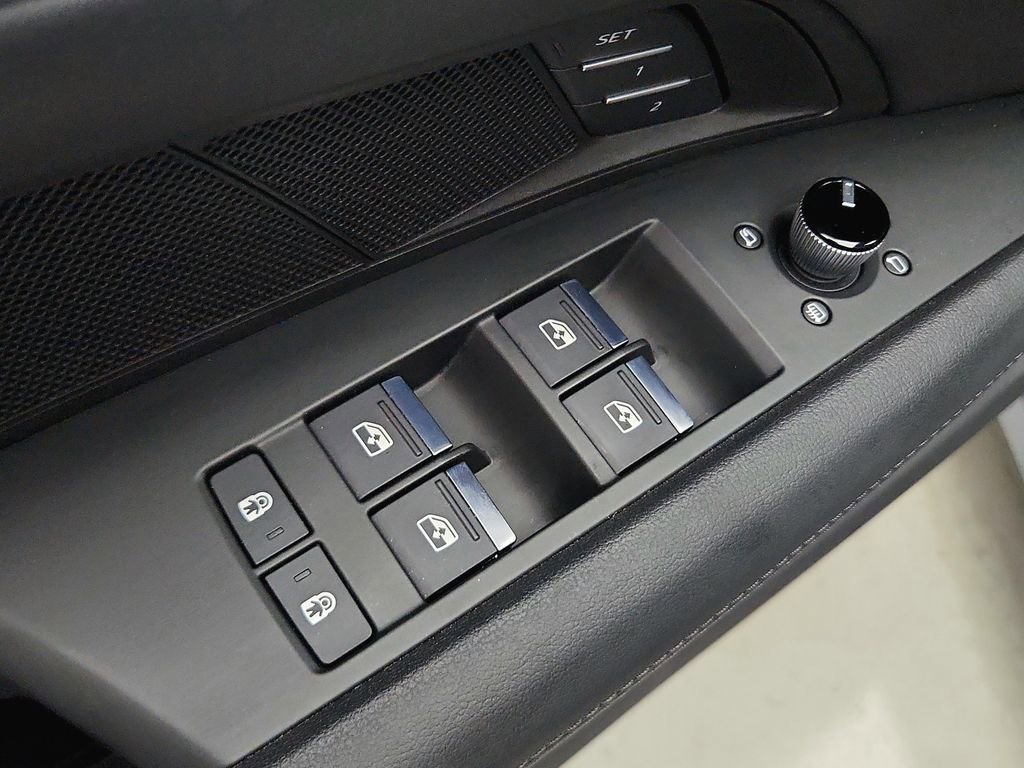 Used 2022 Audi e-tron GT Premium Plus image 25