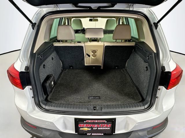 Used 2015 Volkswagen Tiguan SE image 26
