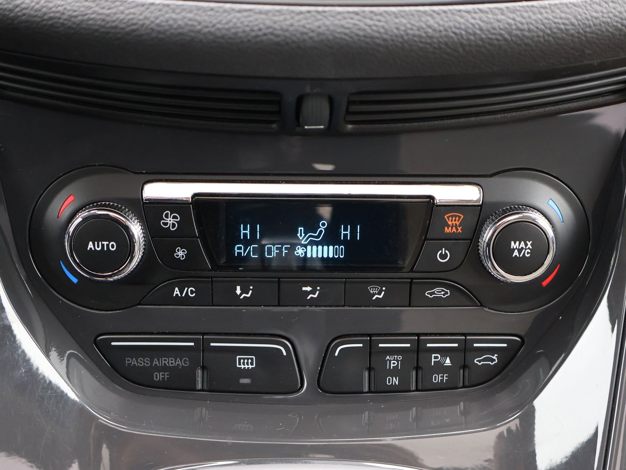 Used 2014 Ford Escape Titanium w/ Equipment Group 401A image 22