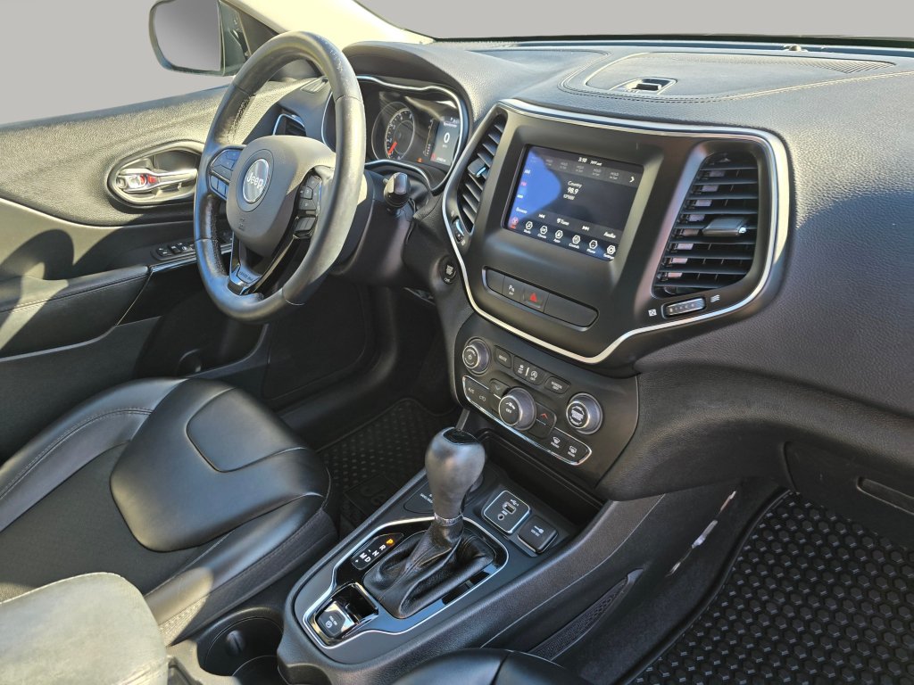 Used 2020 Jeep Cherokee Latitude Plus AWD/4WD image 27
