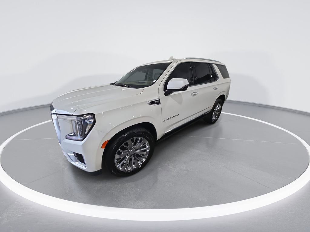 Used 2021 GMC Yukon Denali w/ Denali Premium Package image 4