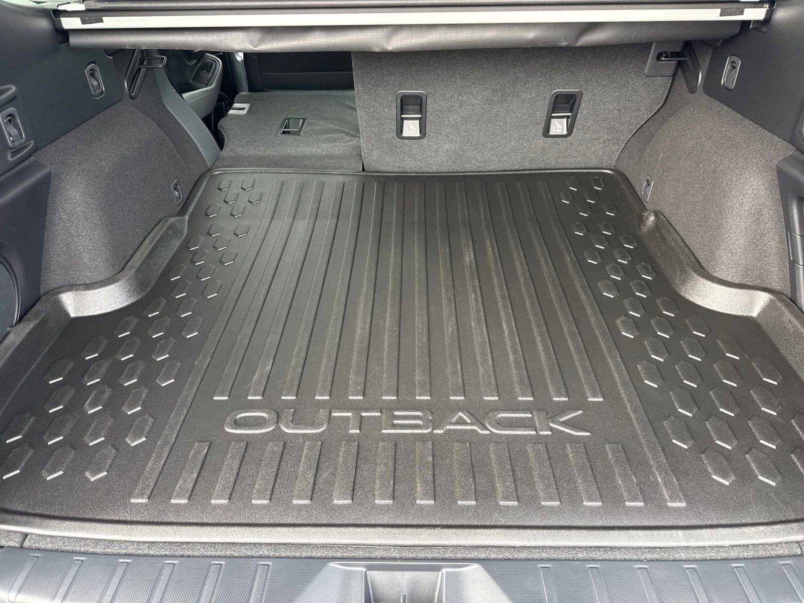 Used 2025 Subaru Outback Onyx Edition image 17