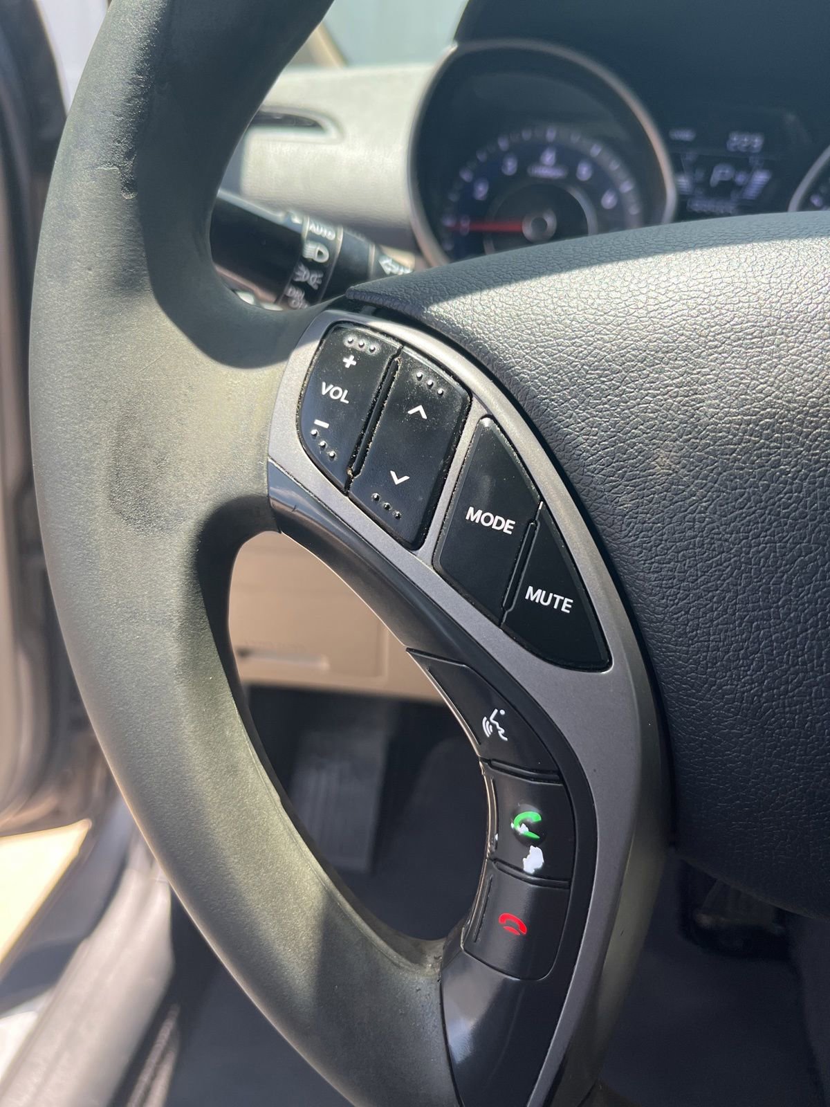 Used 2015 Hyundai Elantra Limited FWD image 20