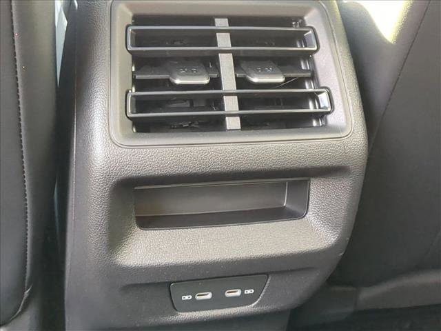 New 2026 Volkswagen Tiguan SE image 23