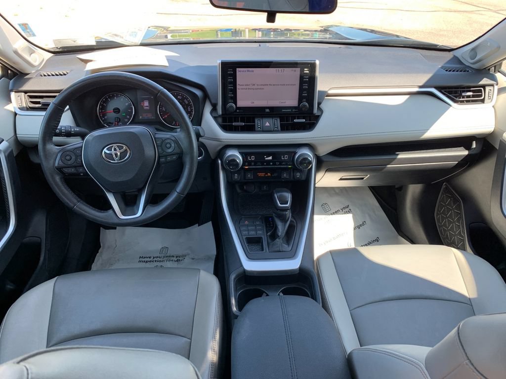 Used 2021 Toyota RAV4 XLE Premium AWD/4WD image 16