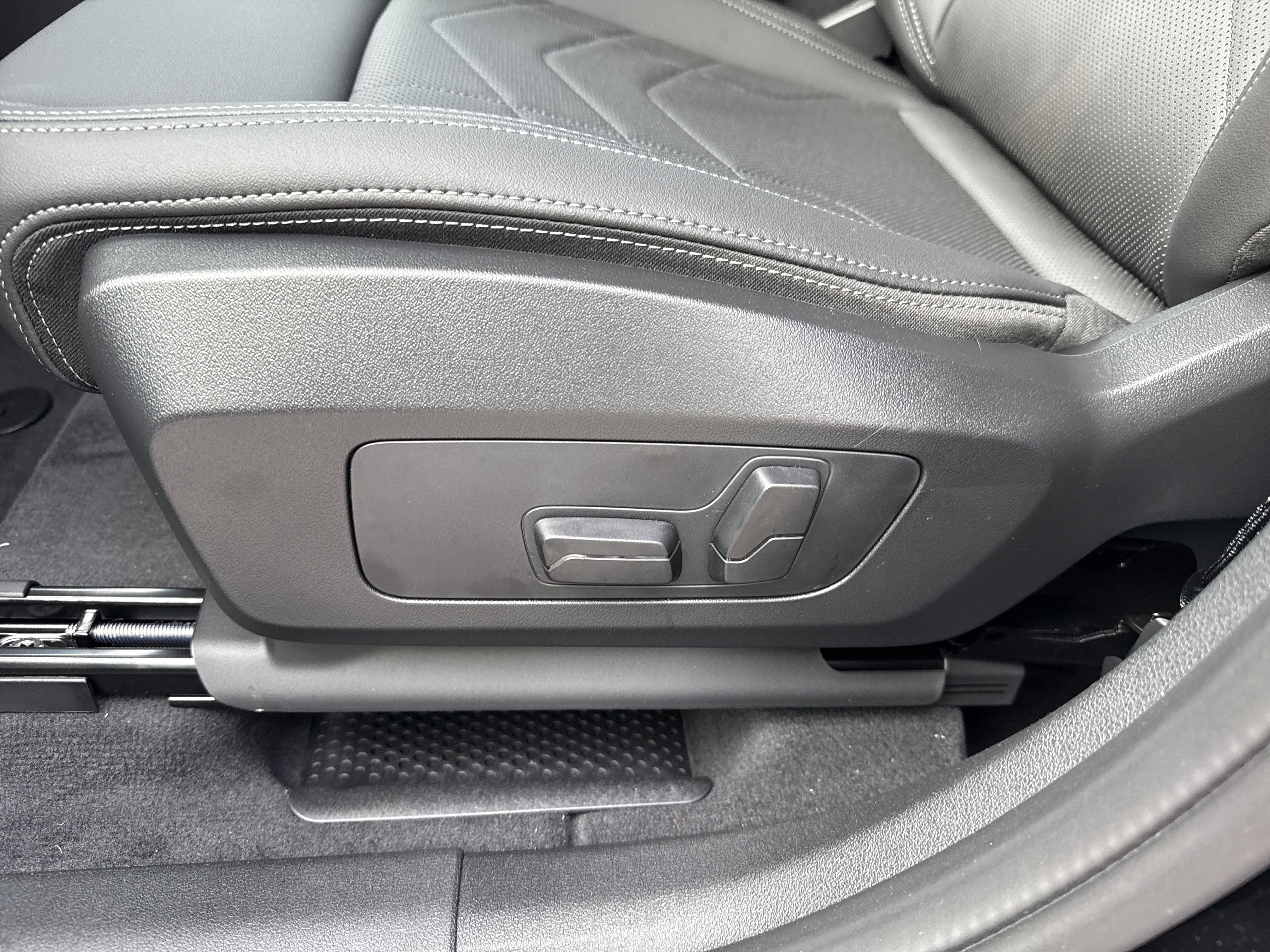 New 2025 BMW X1 xDrive28i w/ Convenience Package image 21