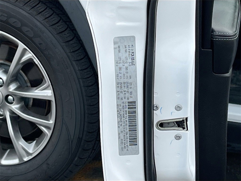 Certified 2019 Jeep Cherokee Latitude Plus image 28