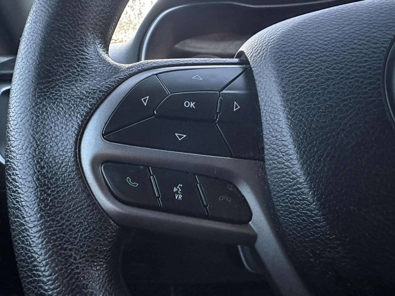 Used 2019 Jeep Cherokee Latitude w/ Popular Appearance Group FWD image 26