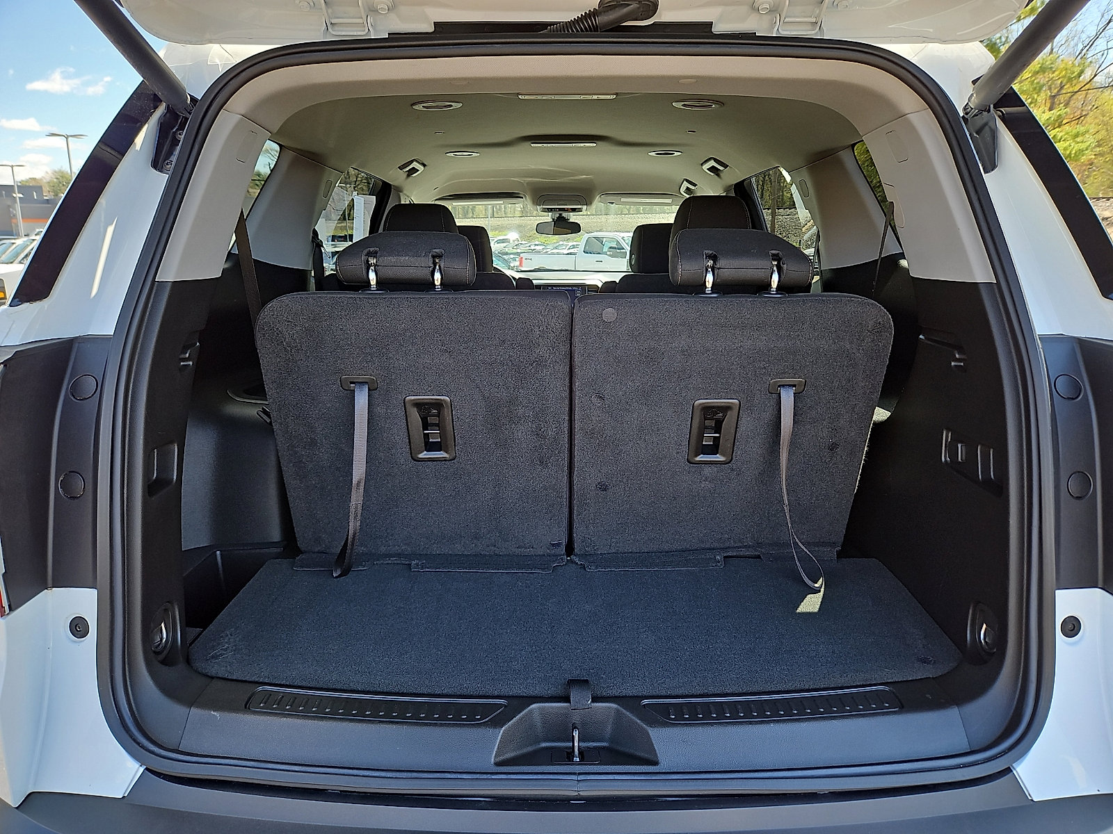 Used 2023 GMC Acadia SLE w/ Driver Convenience Package FWD image 28