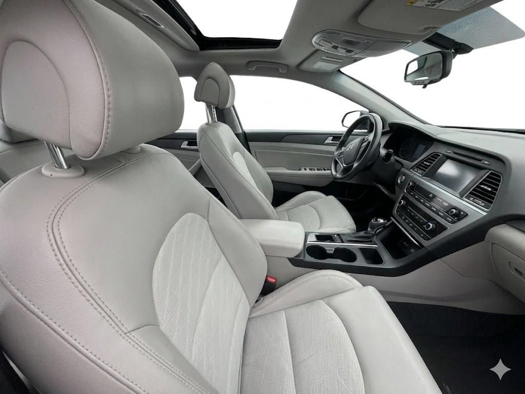 Used 2016 Hyundai Sonata Sport w/ Option Group 1V FWD image 8