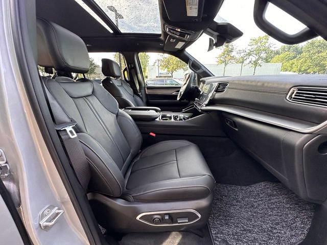 New 2026 Jeep Grand Wagoneer 4WD image 29