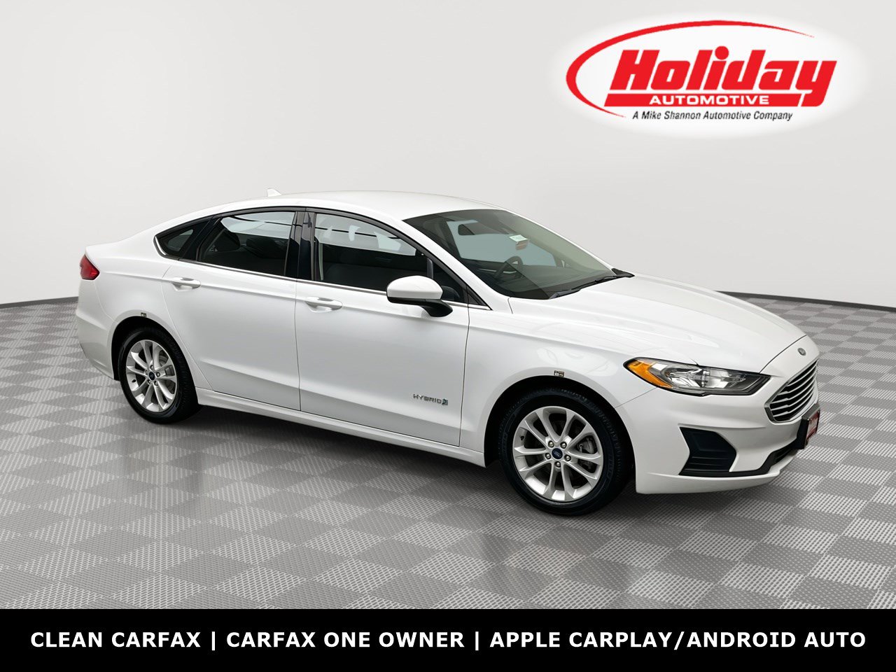 Used 2019 Ford Fusion SE FWD image 1