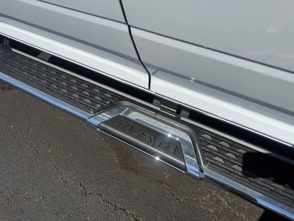 Certified 2025 RAM 2500 Big Horn AWD/4WD image 11