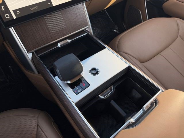Certified 2025 Land Rover Range Rover Autobiography AWD/4WD image 24