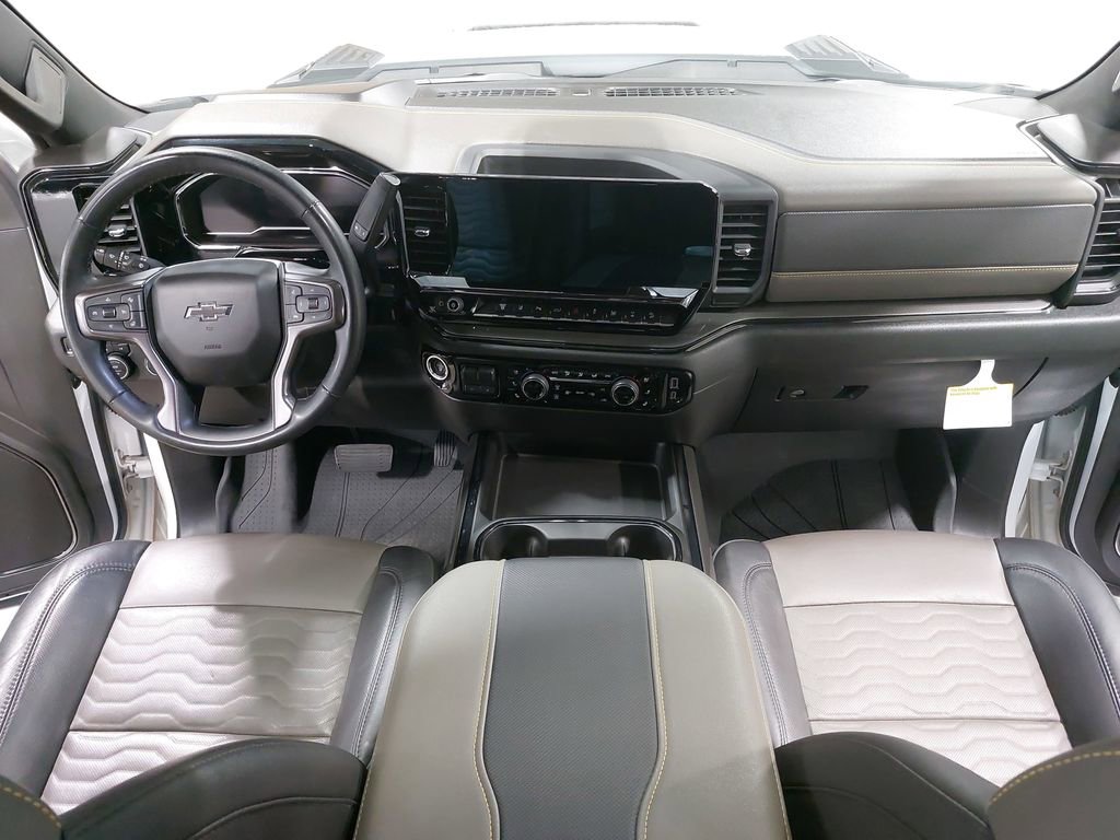 Used 2024 Chevrolet Silverado 2500 ZR2 w/ Technology Package AWD/4WD image 9