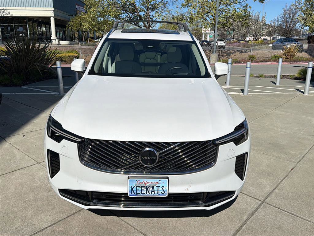 Used 2025 Volvo XC90 B6 Ultra w/ Lounge Package image 3