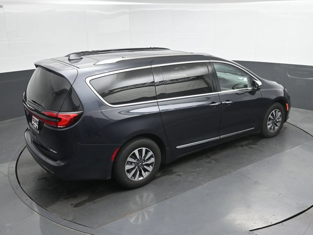 Used 2021 Chrysler Pacifica Limited w/ Premium & Safety Sphere Group FWD image 33