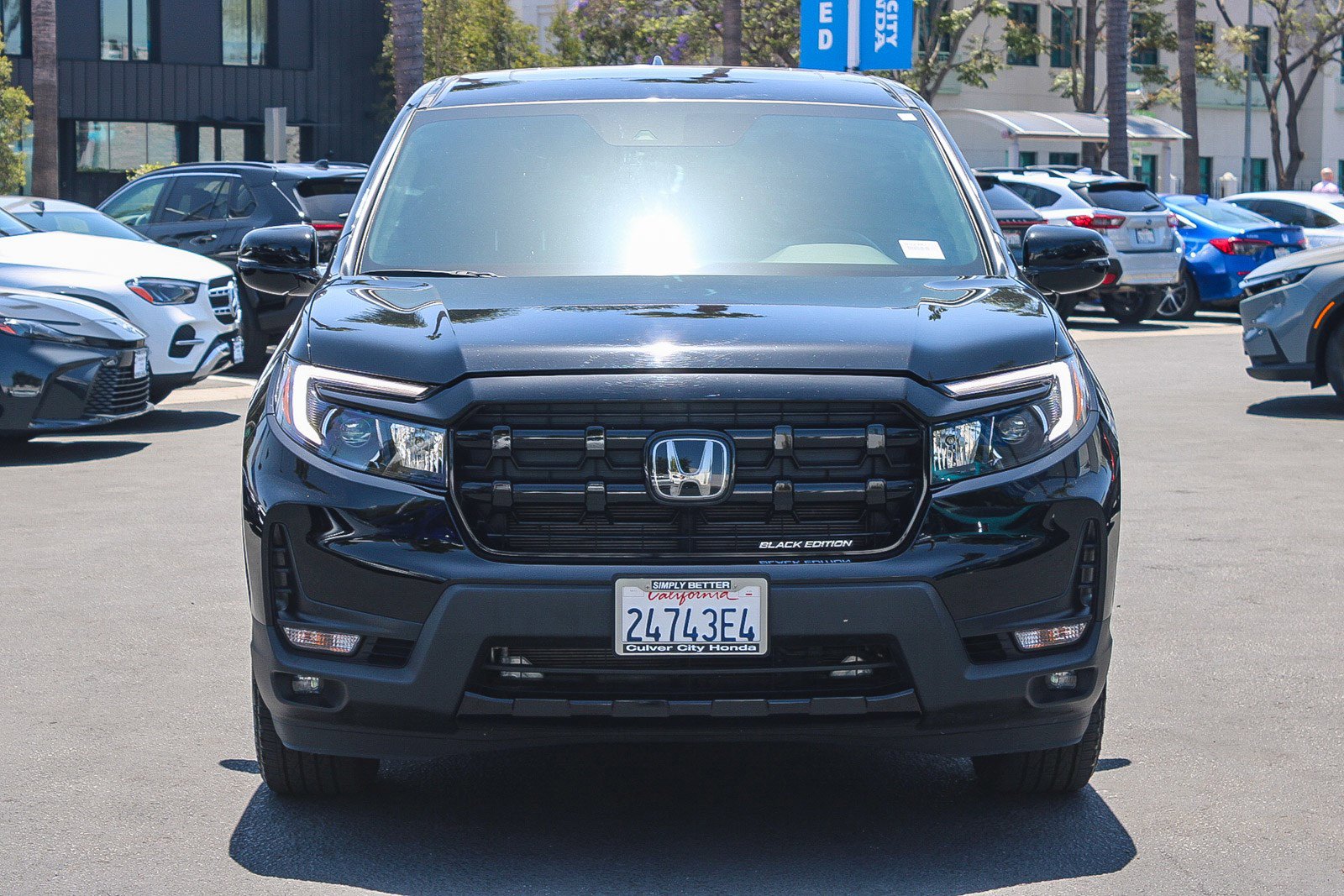 Used 2025 Honda Ridgeline Black Edition image 2