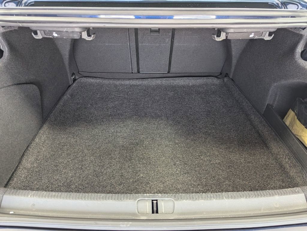 Used 2013 Volkswagen CC Lux image 24