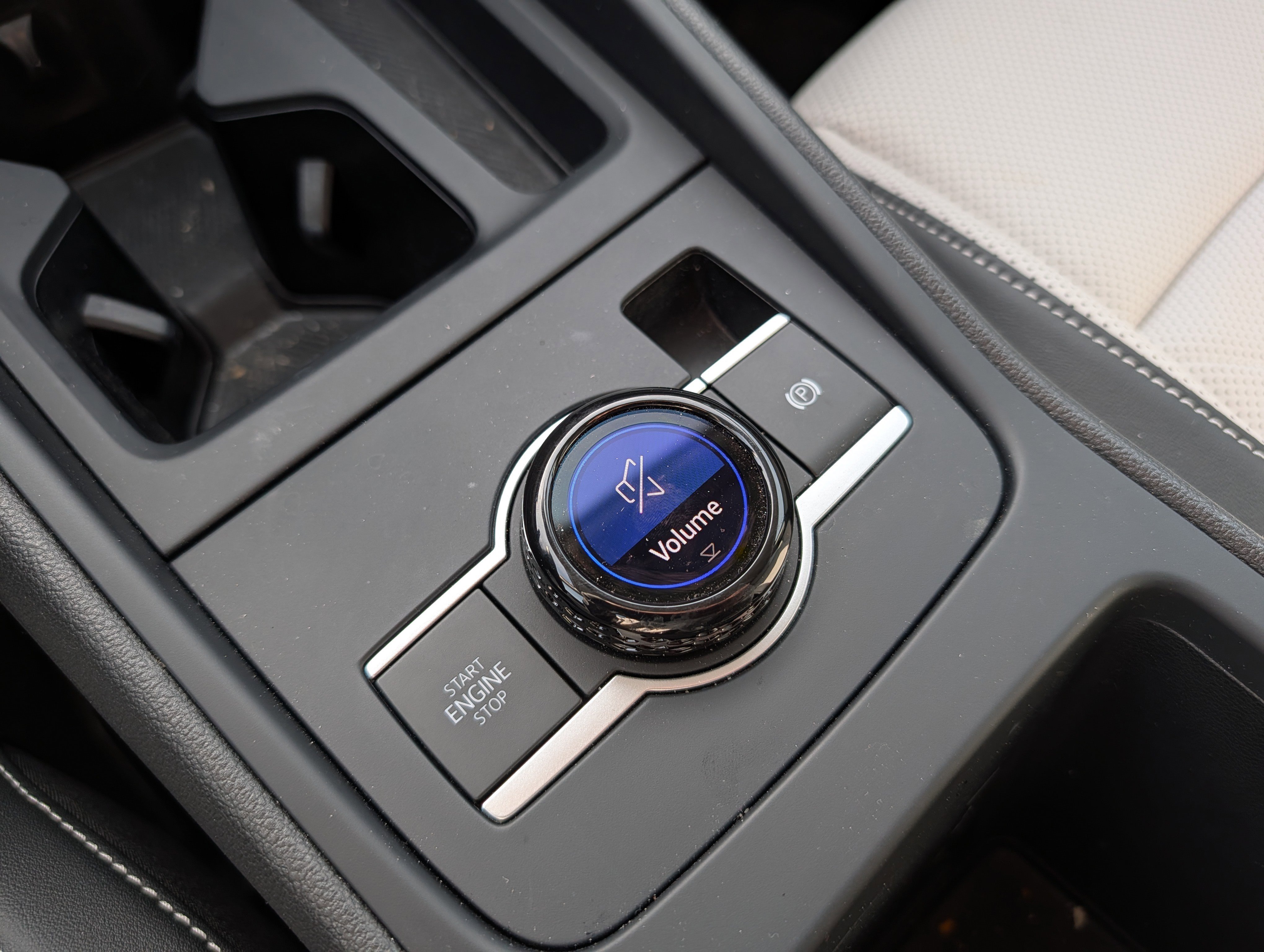 Certified 2025 Volkswagen Tiguan SE image 29