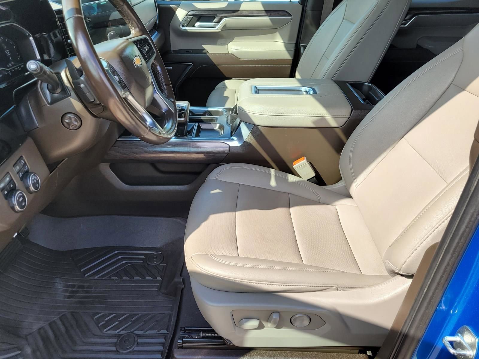 Used 2022 Chevrolet Silverado 1500 LTZ AWD/4WD image 22