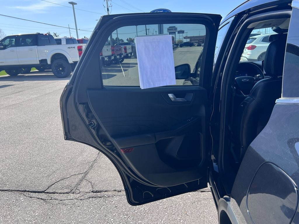 Certified 2023 Ford Escape Platinum AWD/4WD image 23