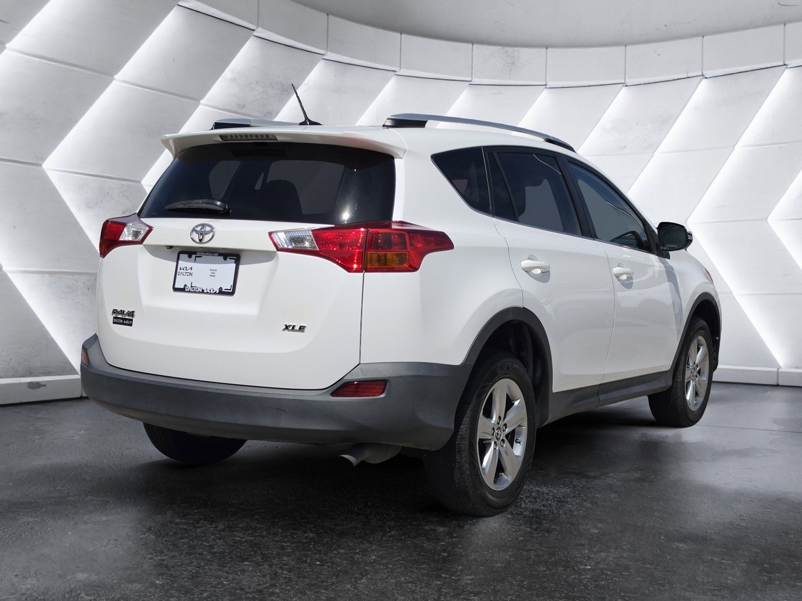 Used 2015 Toyota RAV4 XLE FWD image 3