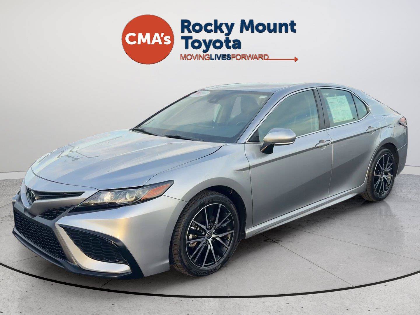 Used 2024 Toyota Camry SE w/ Convenience Package