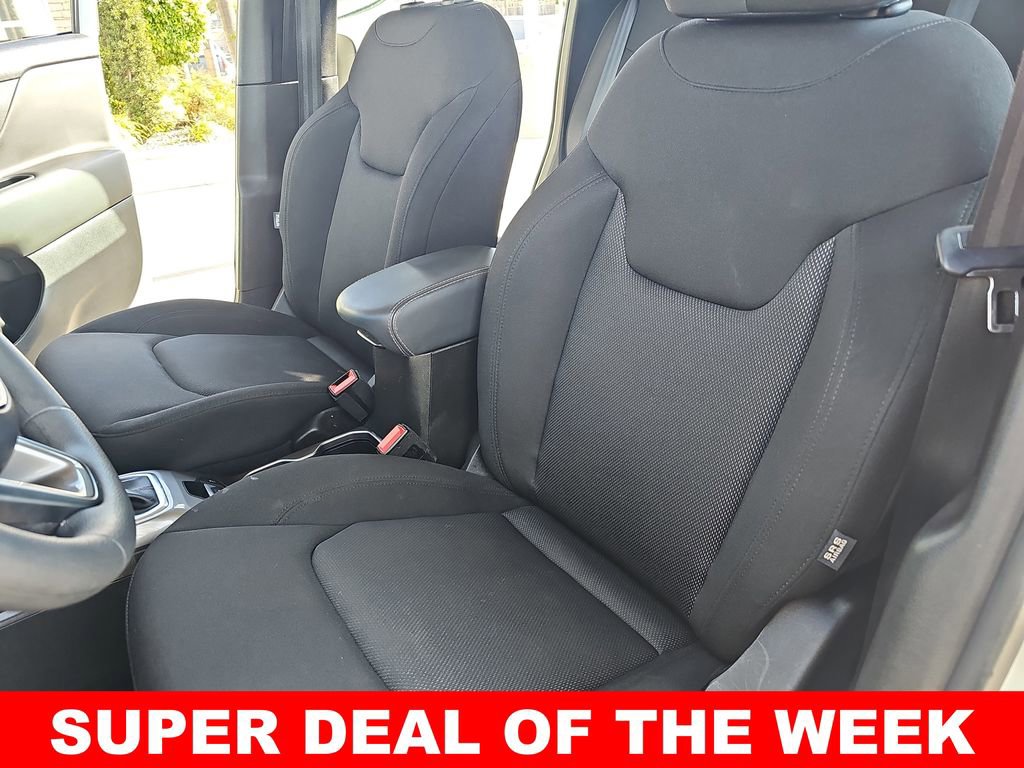 Used 2022 Jeep Renegade Sport image 14